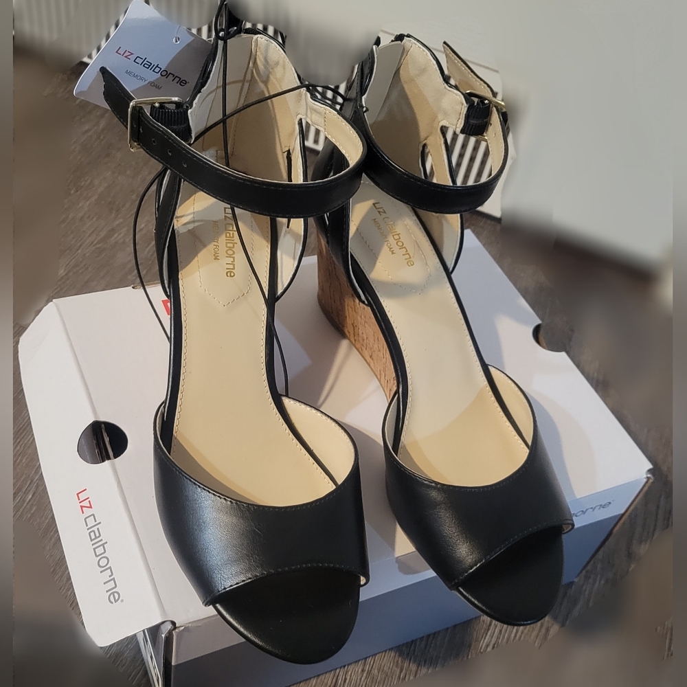 Liz Claiborne Black Wedge Sandals NEW IN BOX - Picture 7 of 8